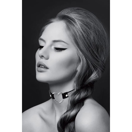 Collier ras de cou en strass et coeur