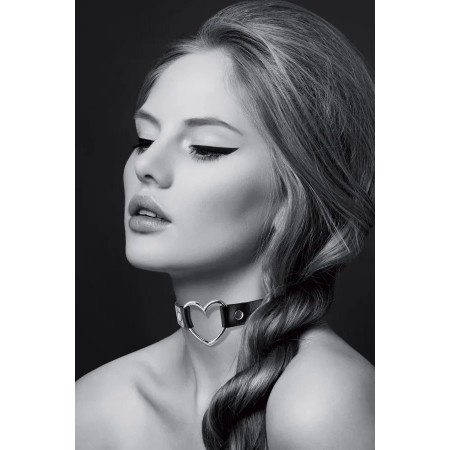 Collier ras de cou avec coeur métal